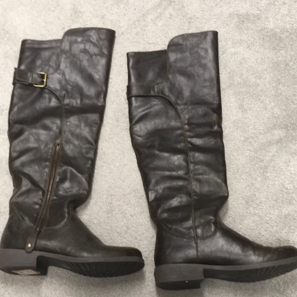 Brown boots